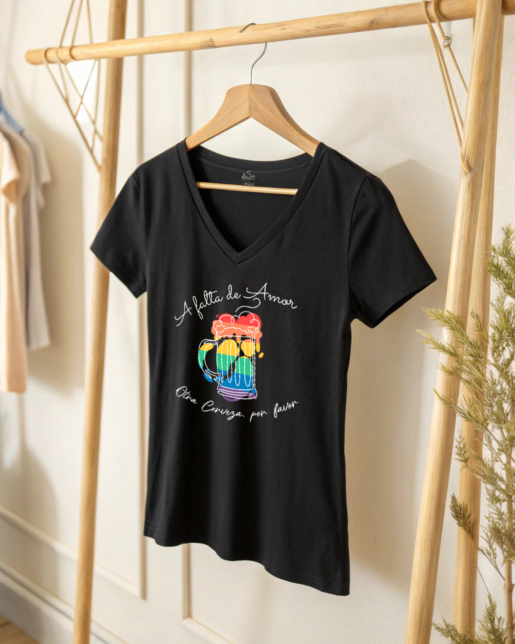 CAMISETA "A falta de Amor"