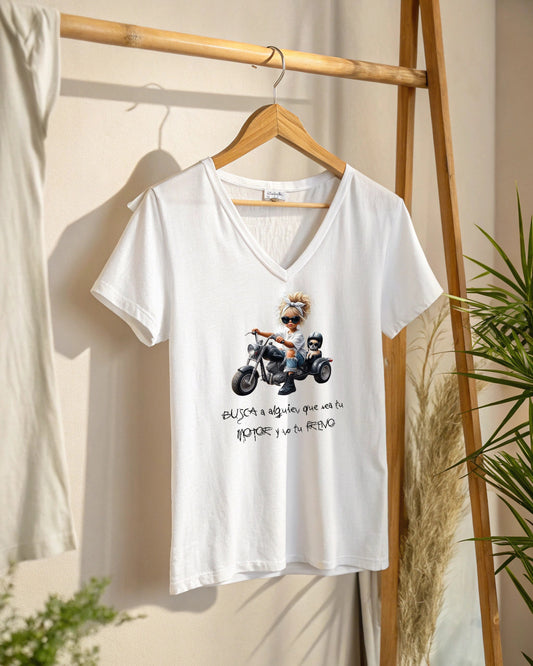 CAMISETA "Busca a alguien que sea tu motor"